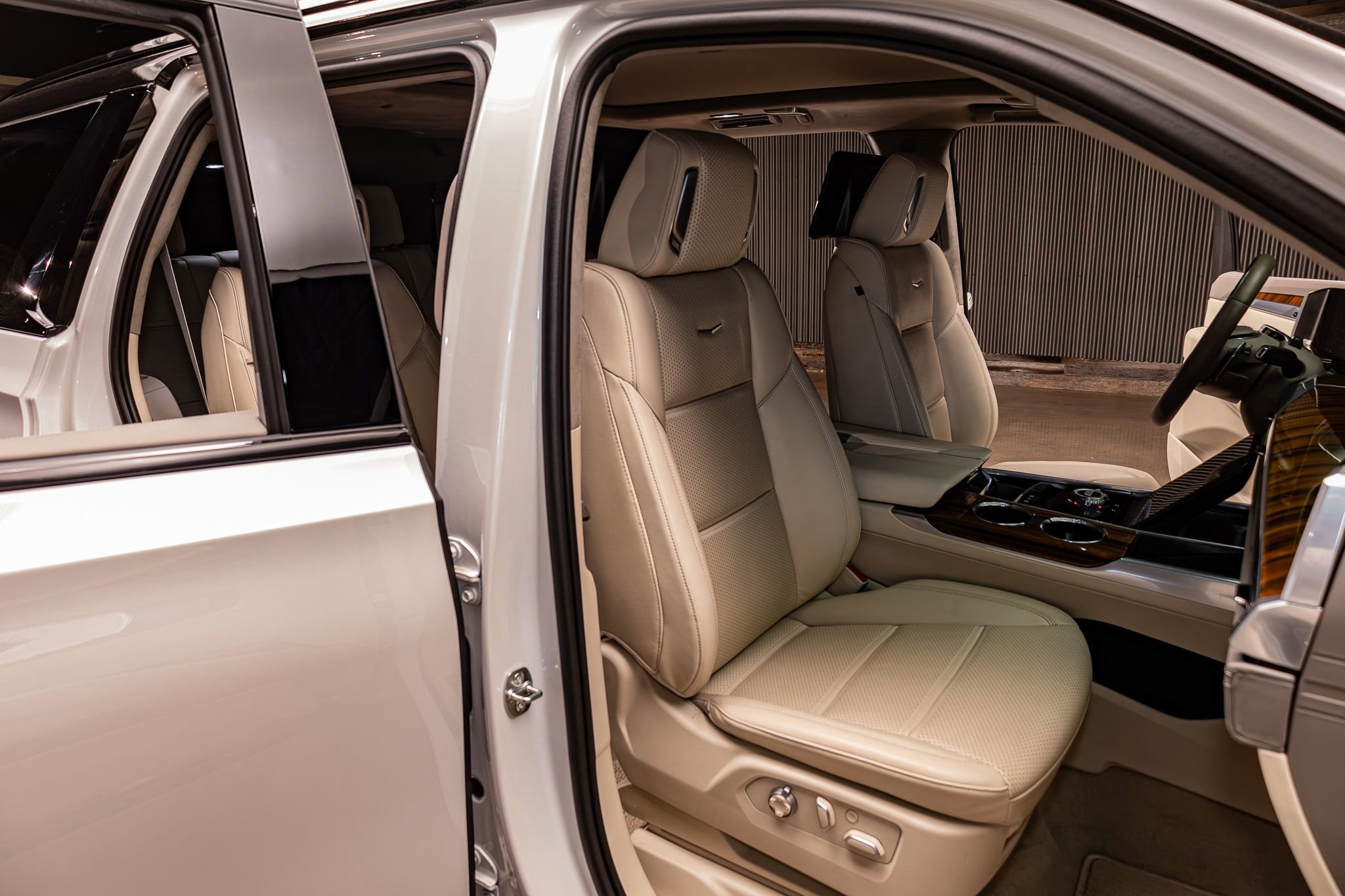 Used 2025 Cadillac Escalade Sport Platinum image 28