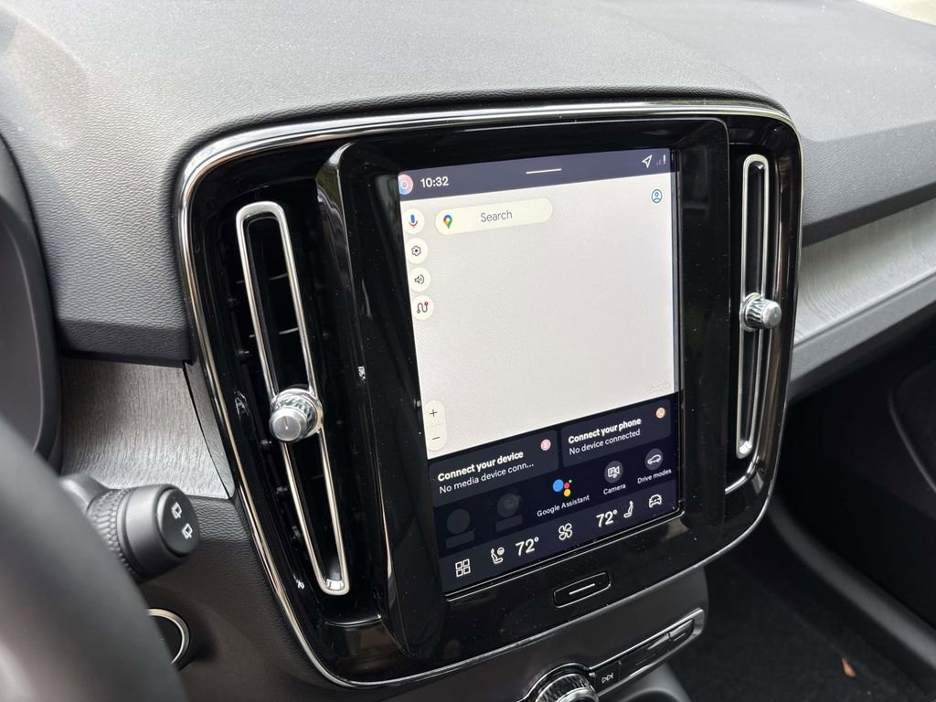 New 2026 Volvo XC40 B5 Plus w/ Protection Package Premier image 19