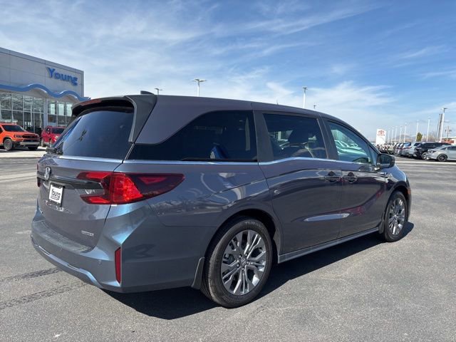 New 2026 Honda Odyssey Touring image 3