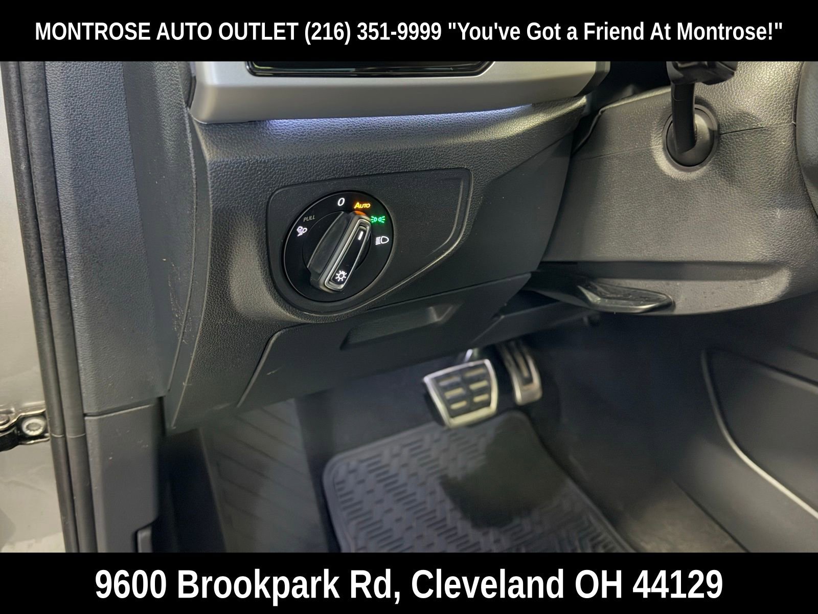 Used 2022 Volkswagen Atlas Cross Sport SEL R-Line image 16