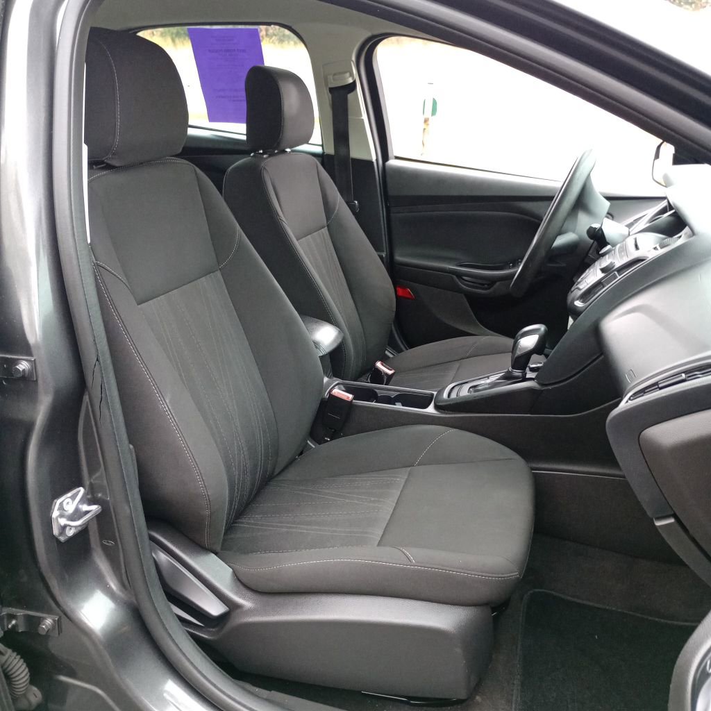 Used 2017 Ford Focus SE image 22
