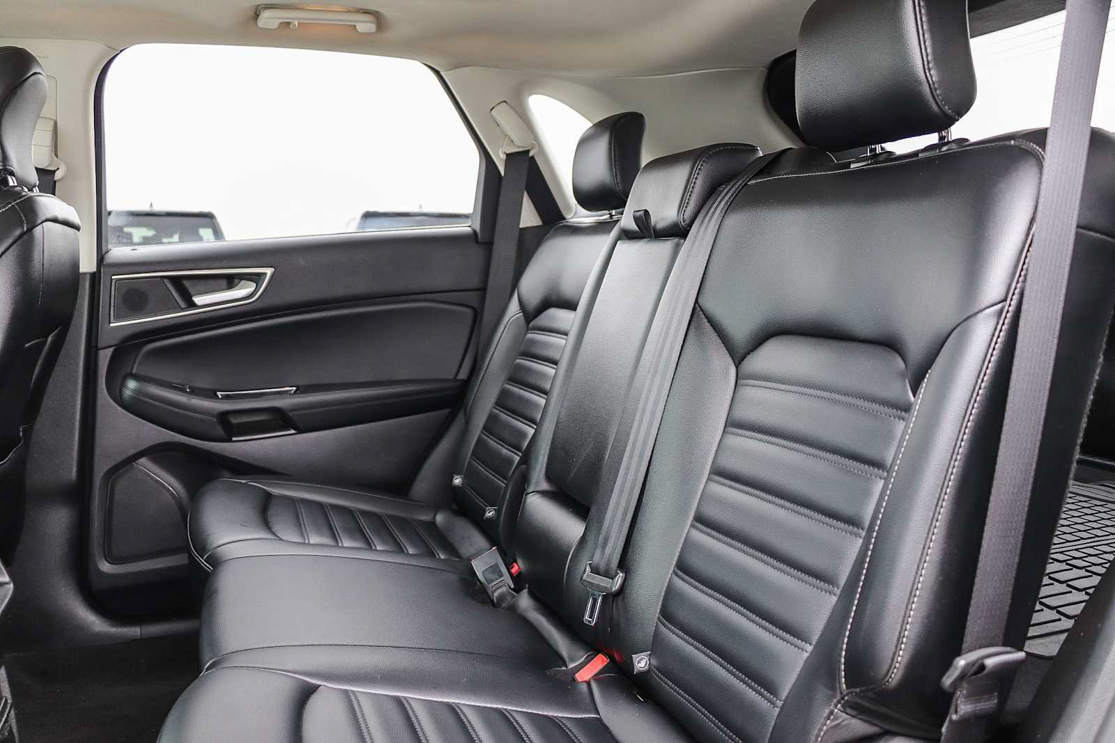 Used 2019 Ford Edge SEL w/ Equipment Group 201A FWD image 18