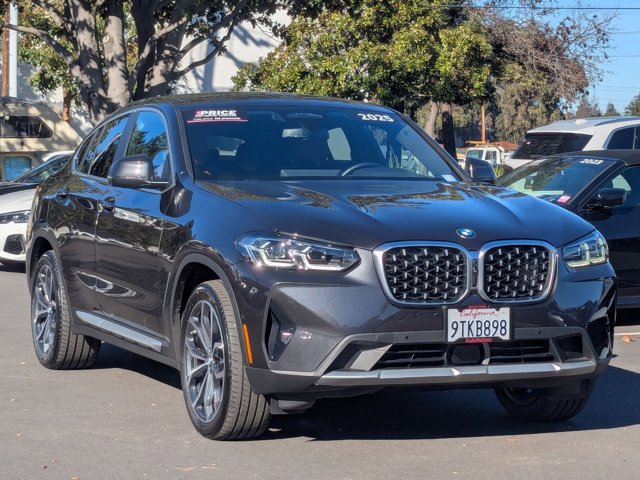 Used 2025 BMW X4 xDrive30i w/ Premium Package image 3