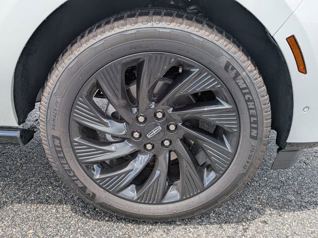 New 2025 Lincoln Navigator Reserve w/ Jet Appearance Package AWD/4WD image 11