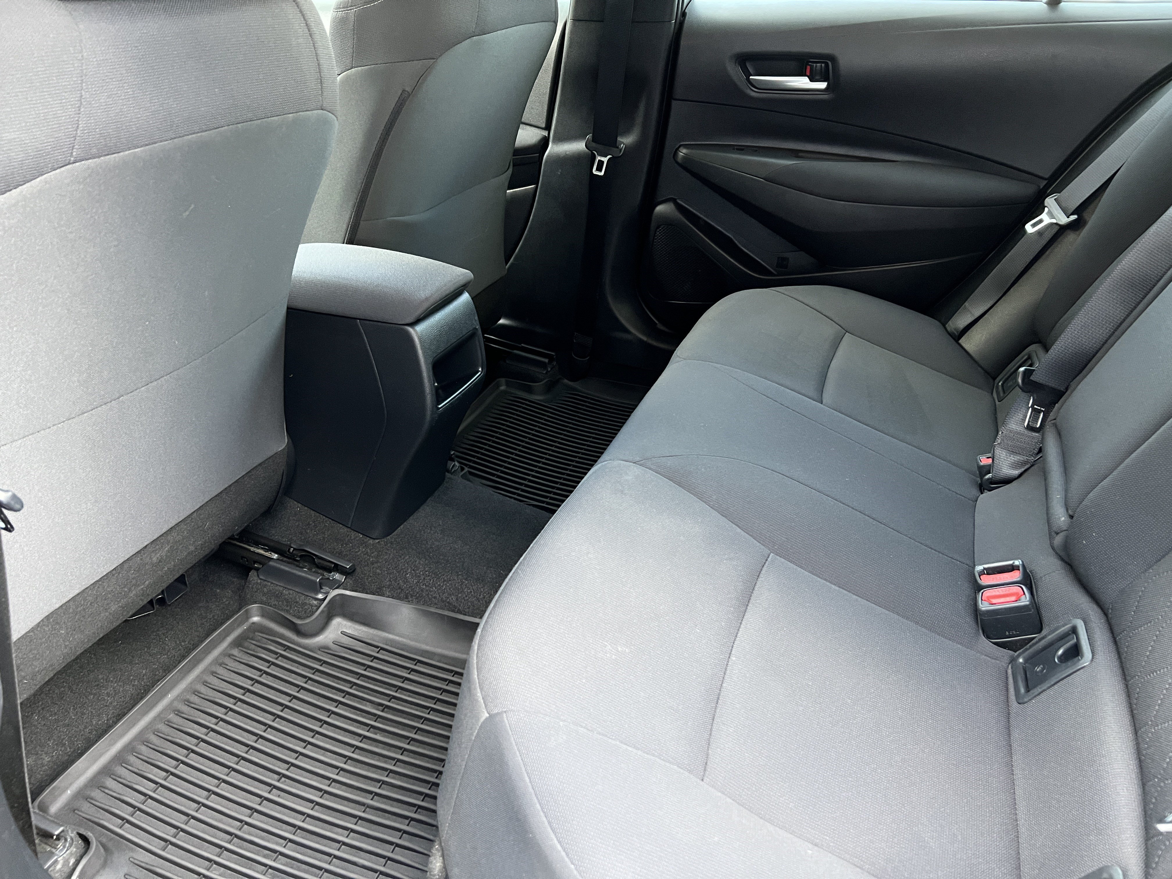 Used 2020 Toyota Corolla LE FWD image 15