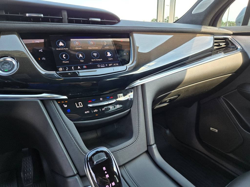 Used 2025 Cadillac XT6 Premium Luxury w/ Platinum Package AWD/4WD image 24