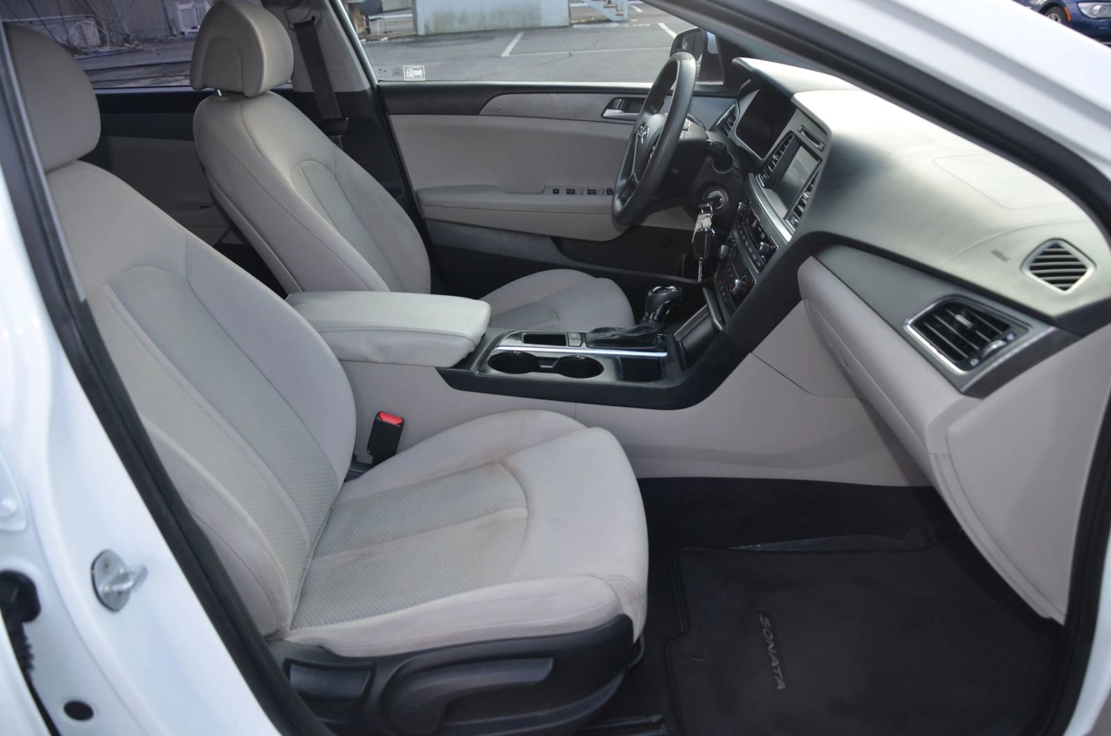 Used 2016 Hyundai Sonata SE w/ Cargo Package image 10