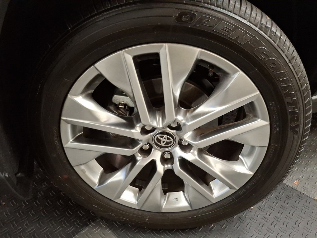 Used 2025 Toyota RAV4 XLE Premium image 3