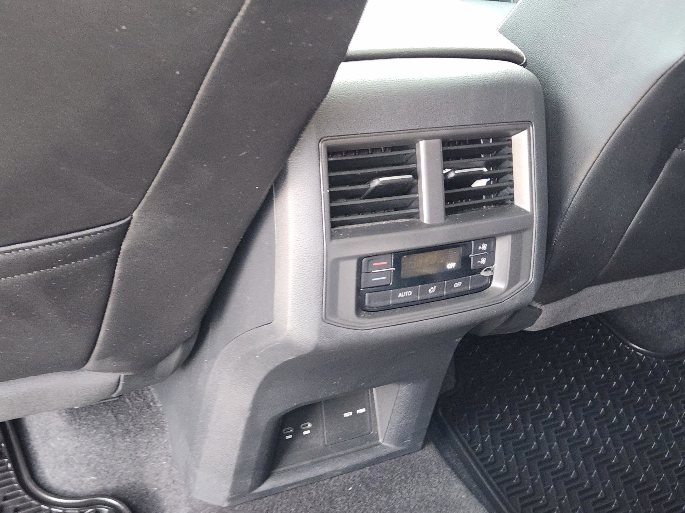 Used 2023 Volkswagen Atlas SEL R-Line image 30