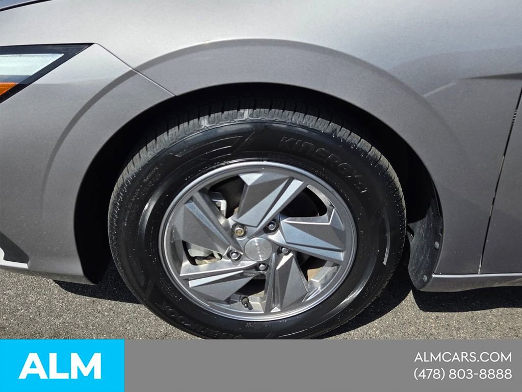 Used 2024 Hyundai Elantra SE image 28