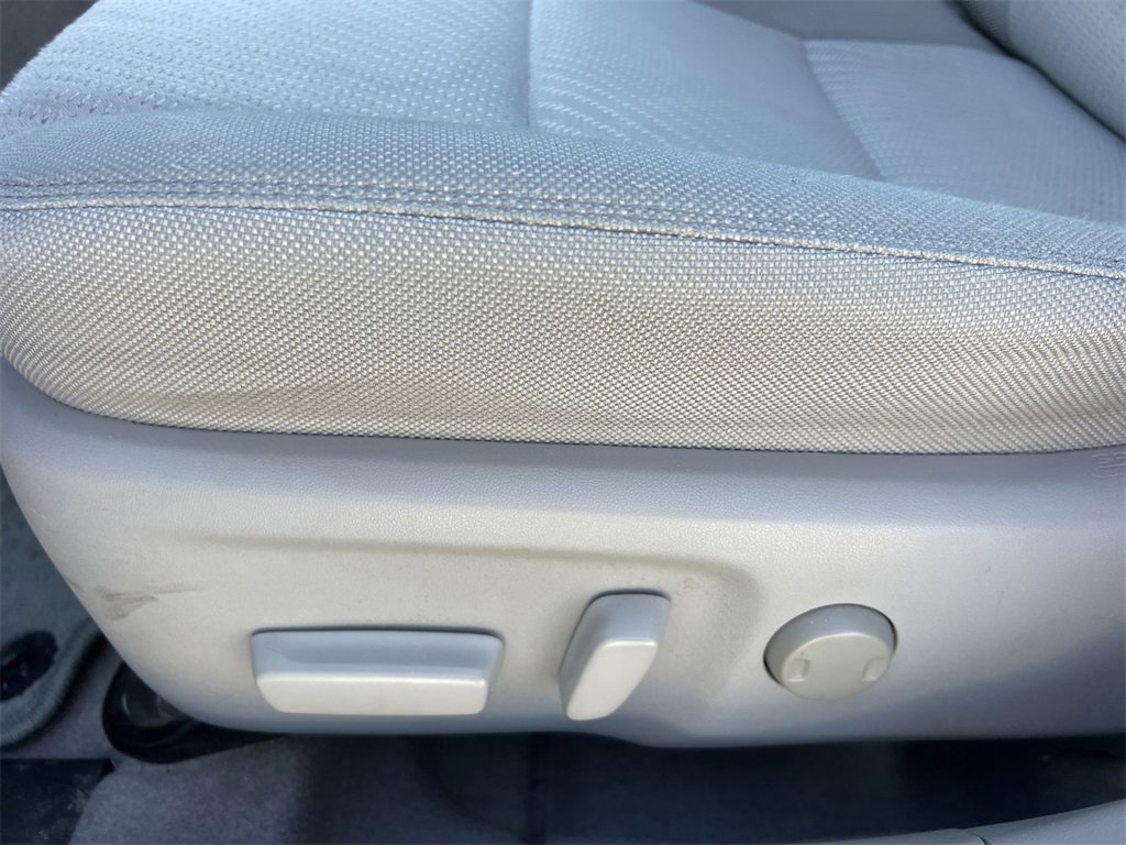 Used 2015 Toyota Camry LE image 22