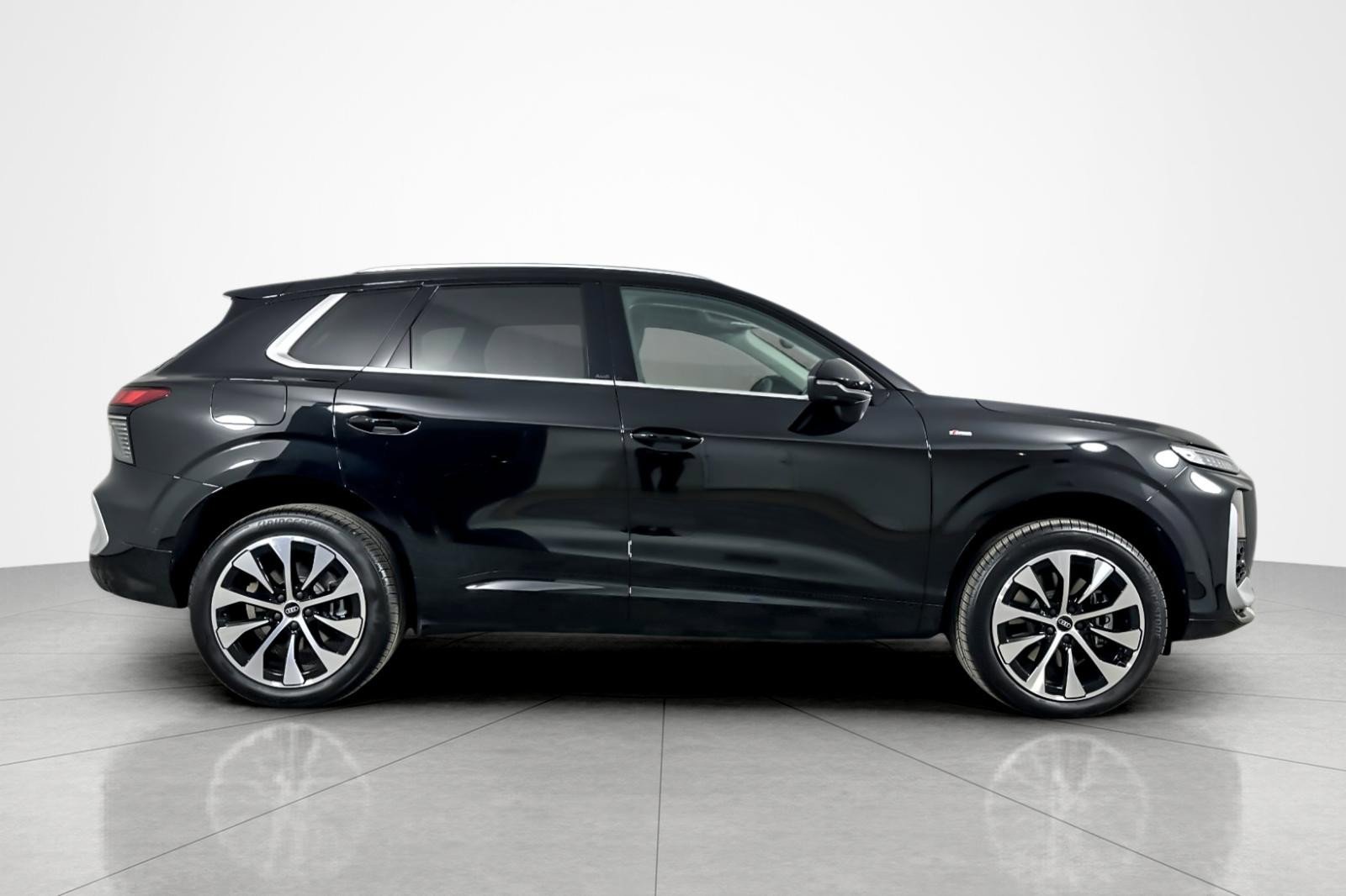 New 2026 Audi Q3 quattro 2.0T image 7
