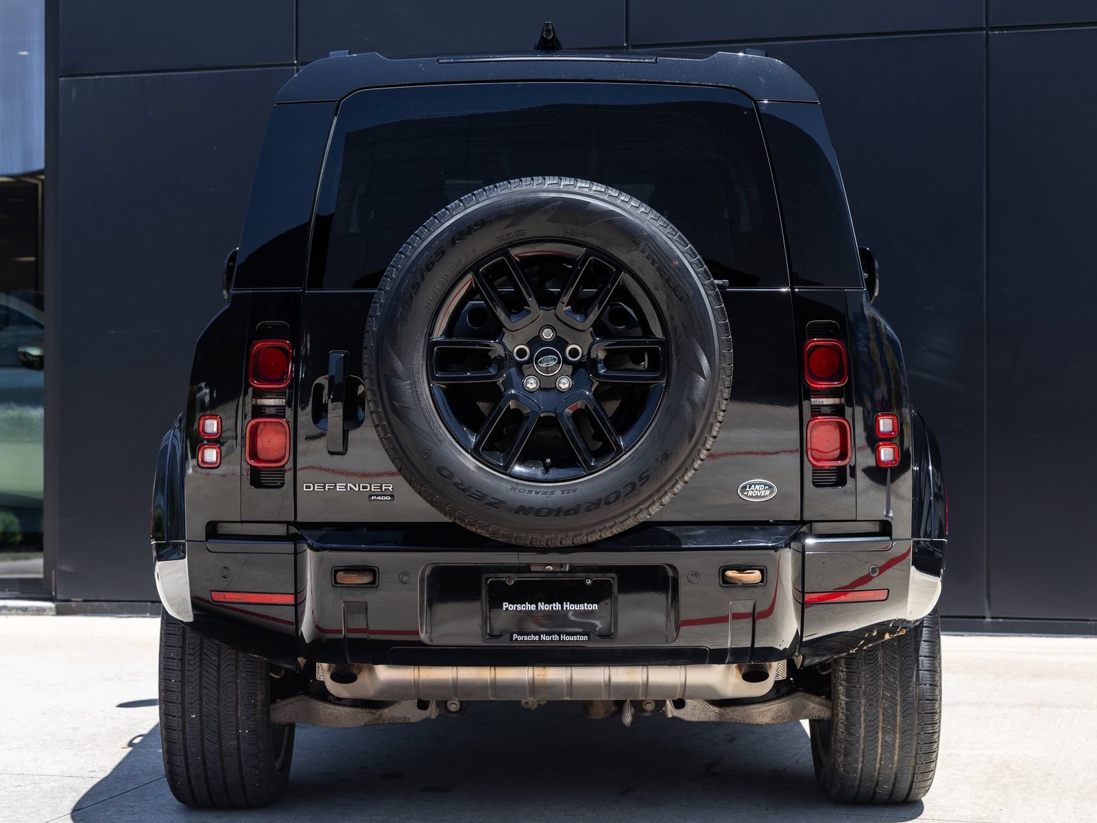 Used 2021 Land Rover Defender 90 X-Dynamic S AWD/4WD image 7