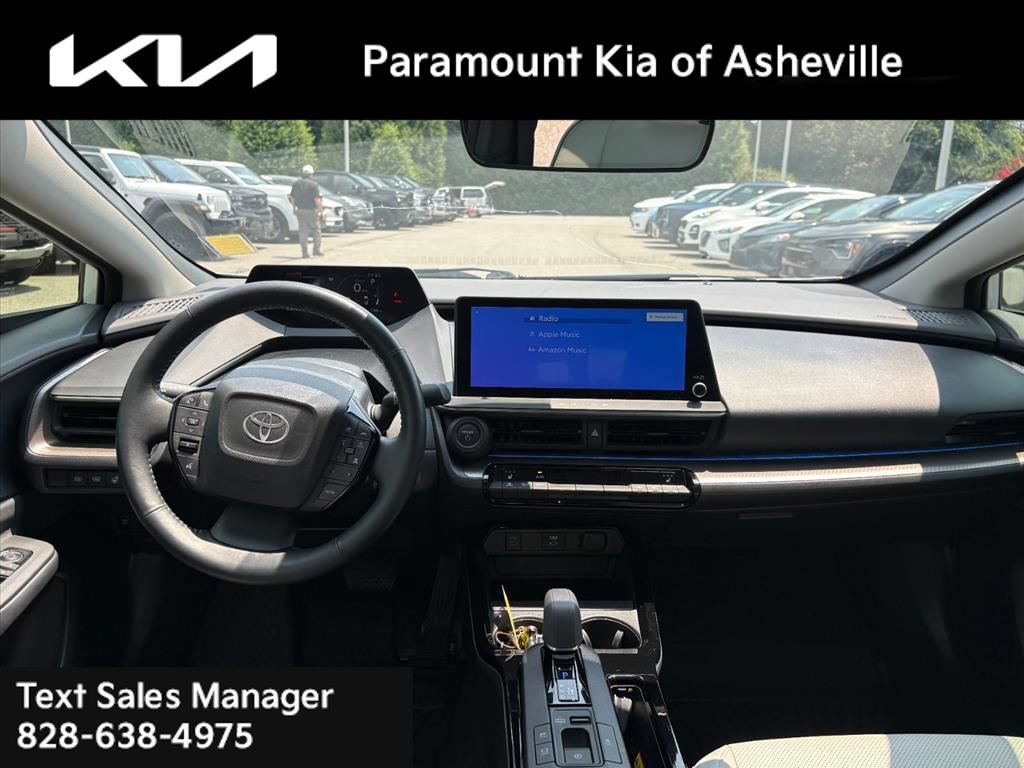 Used 2024 Toyota Prius XLE FWD image 7