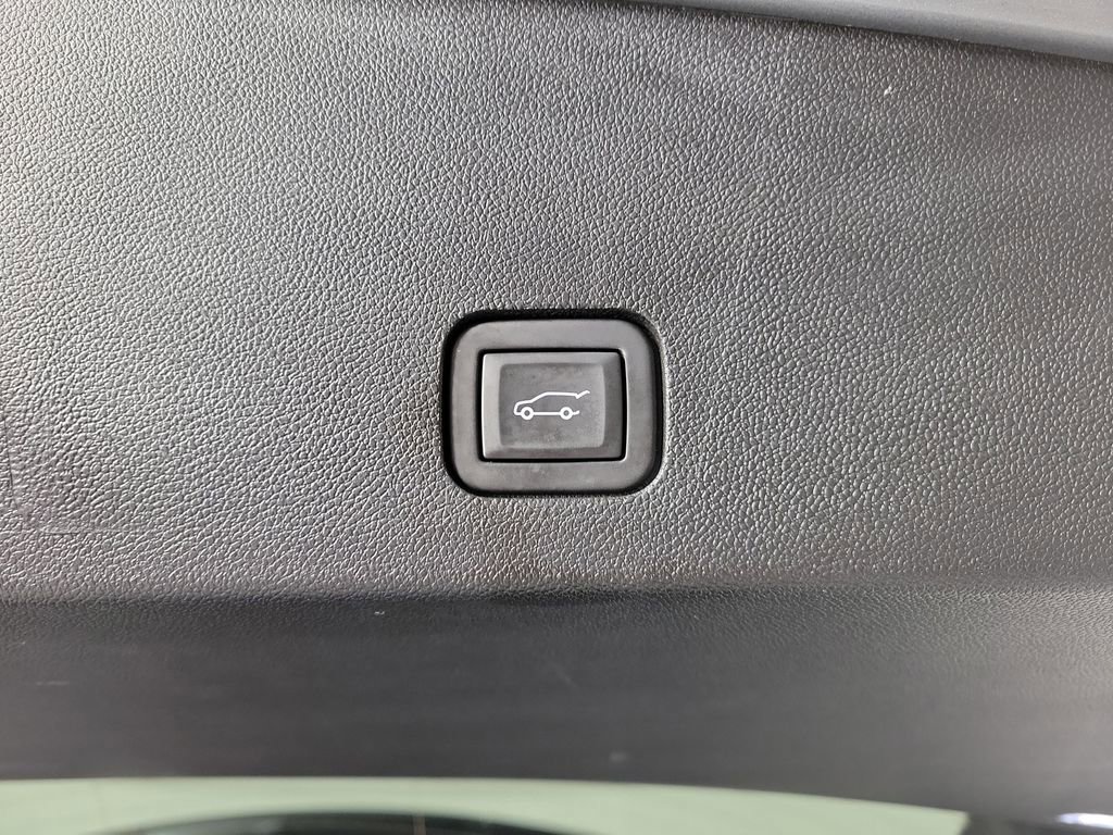 Certified 2024 Cadillac XT6 Luxury w/ LPO, Floor Liner Package FWD image 9
