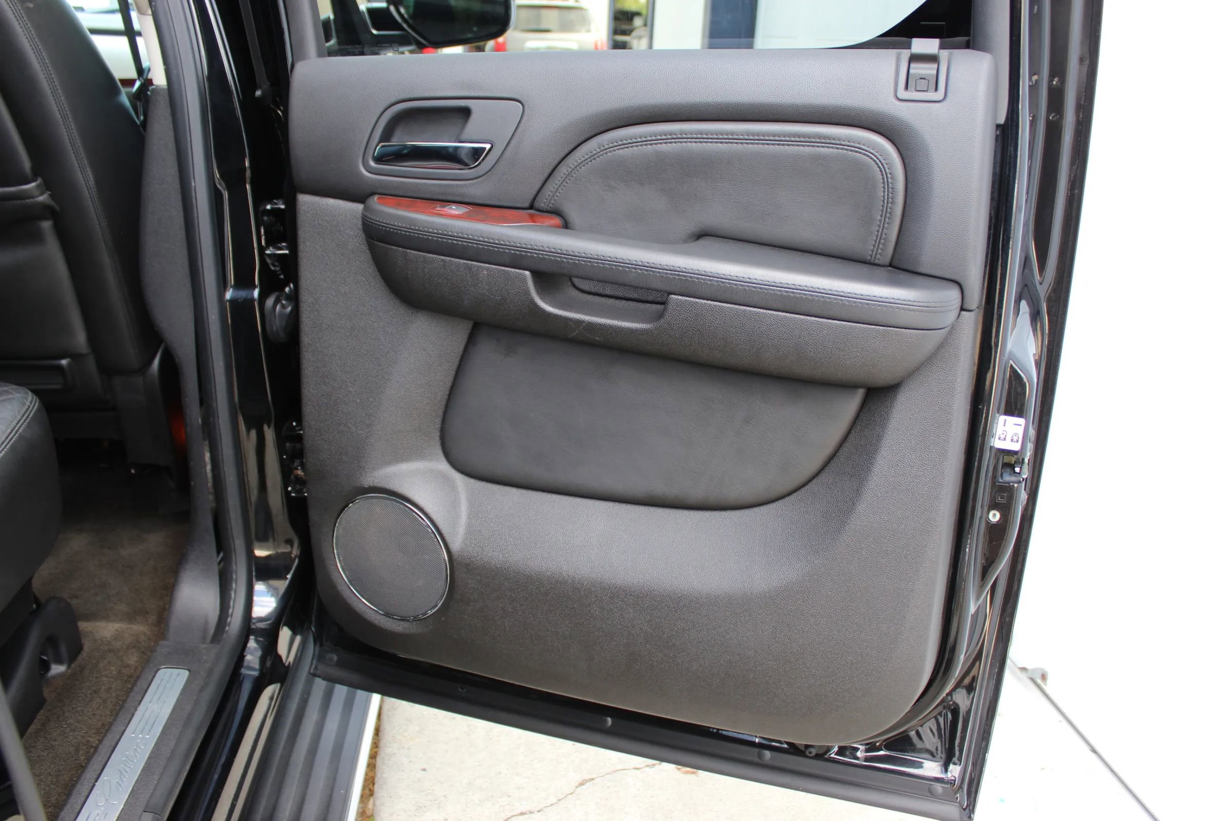 Used 2008 Cadillac Escalade EXT AWD/4WD image 24