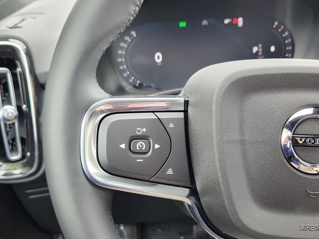 New 2026 Volvo XC40 B5 Ultra w/ Climate Package AWD/4WD image 17