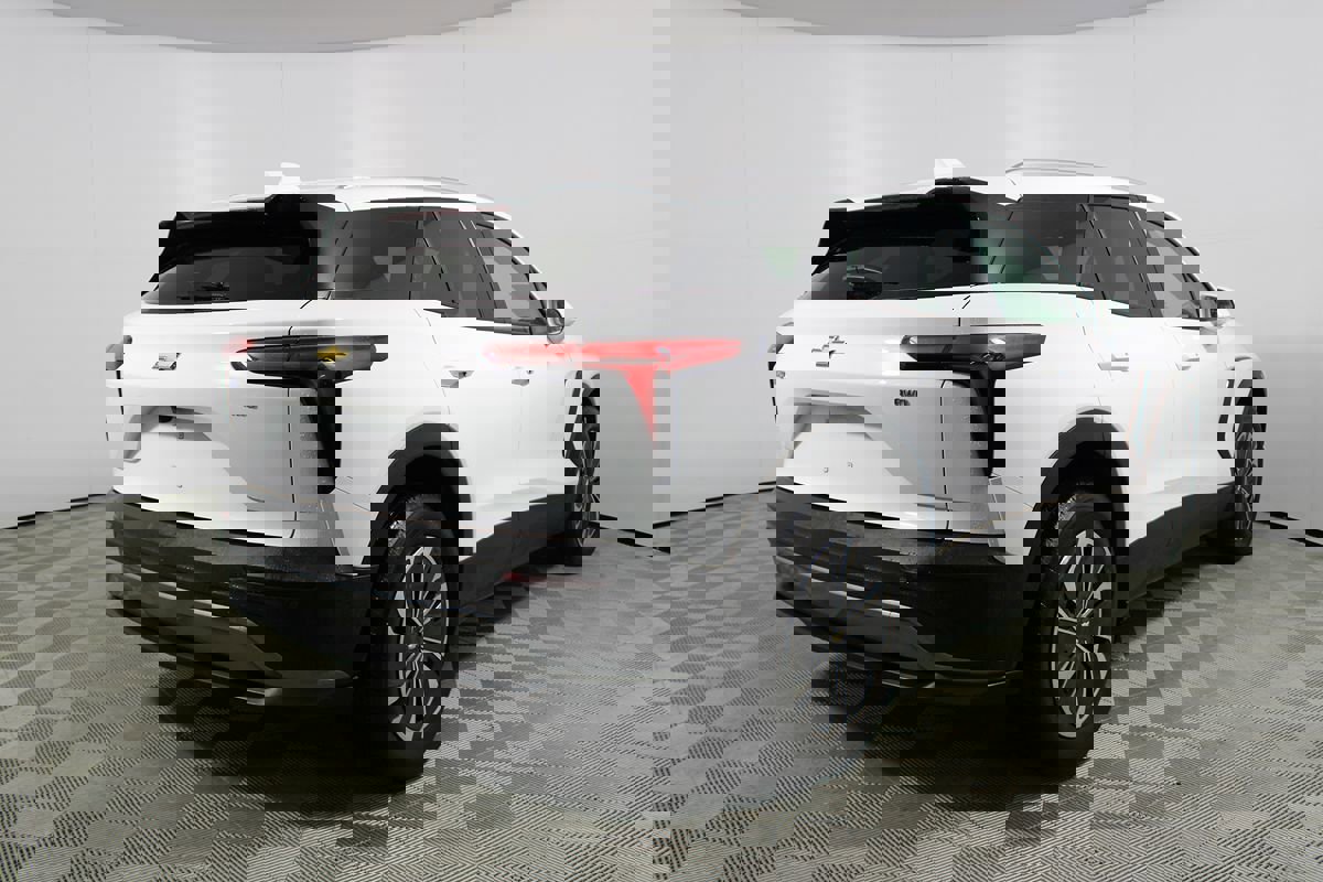 Used 2024 Chevrolet Blazer EV LT image 32