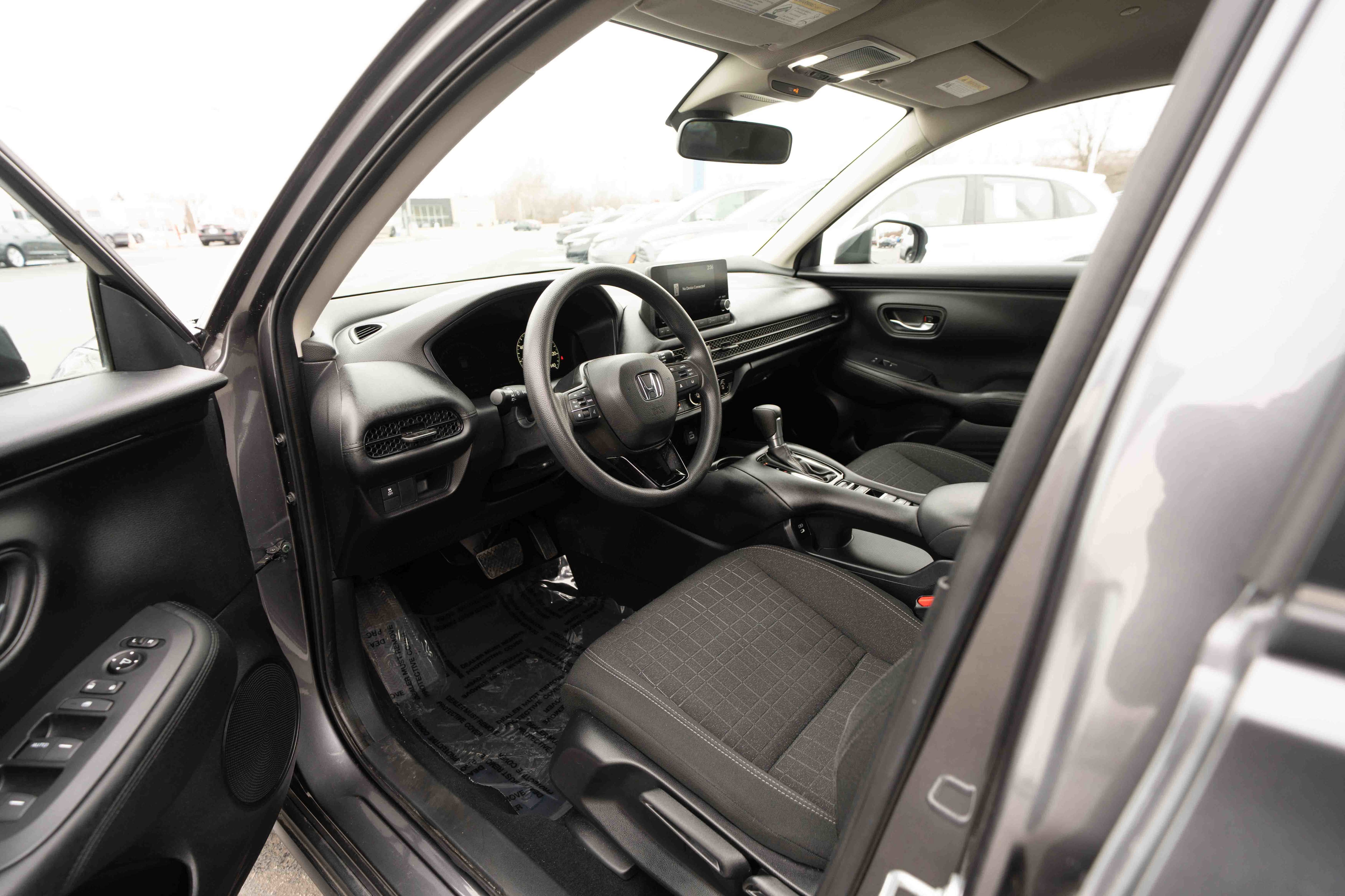 Used 2024 Honda HR-V LX image 8