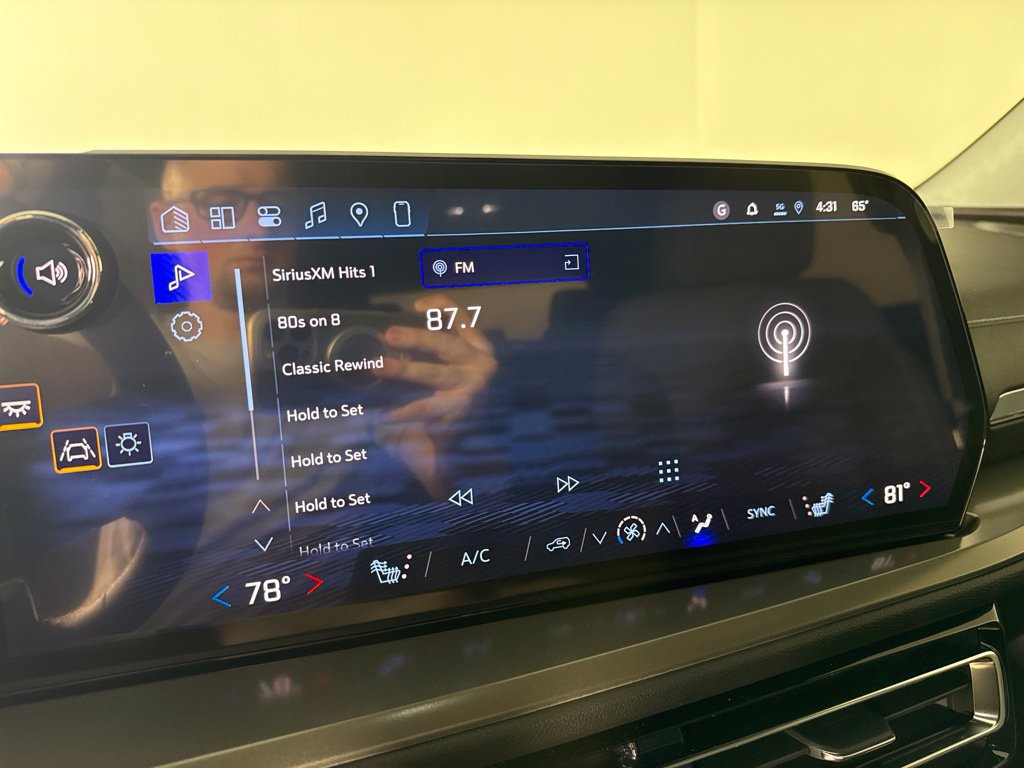 New 2027 Chevrolet Traverse LT FWD image 18