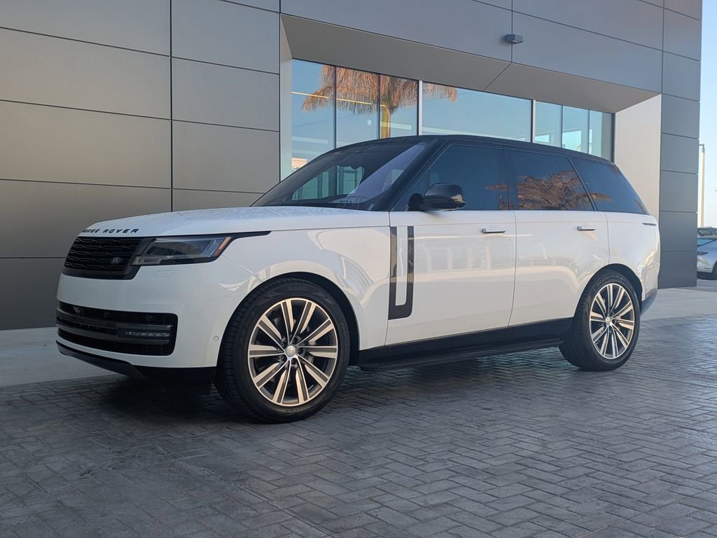 Used 2023 Land Rover Range Rover SE AWD/4WD image 2