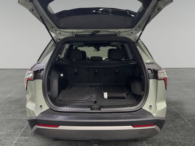 Used 2025 Chevrolet Equinox LT AWD/4WD image 13