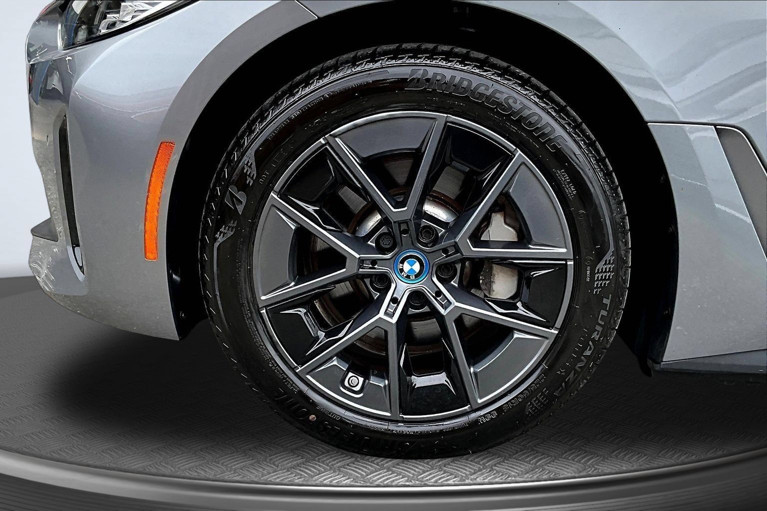 Used 2023 BMW i4 eDrive40 w/ Premium Package RWD image 31