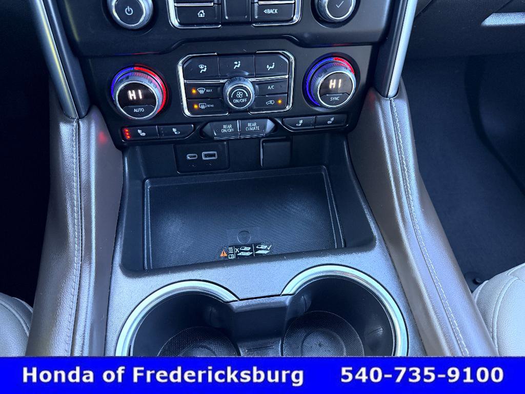 Used 2022 Chevrolet Suburban LT w/ Luxury Package image 25