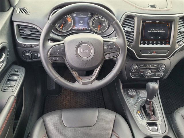 Used 2019 Jeep Cherokee Trailhawk image 7