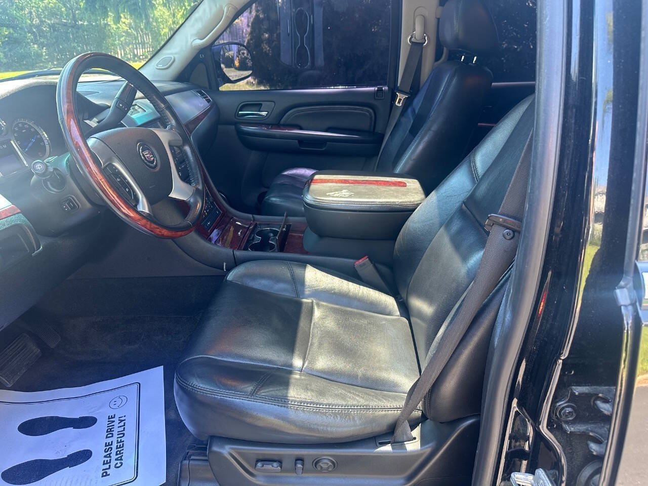 Used 2009 Cadillac Escalade AWD image 9