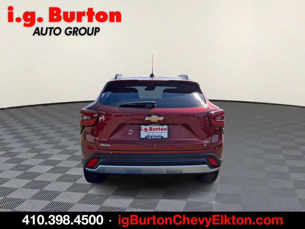 Certified 2024 Chevrolet Trax LT w/ Sunroof Package FWD image 5