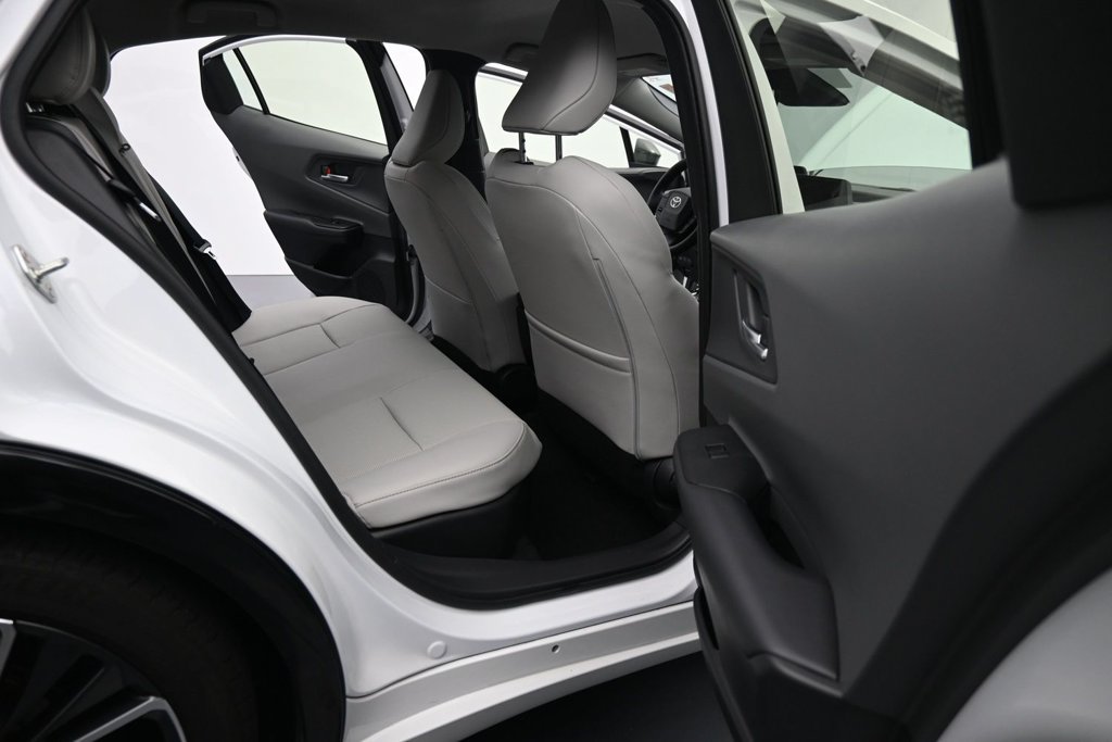 Used 2024 Toyota Prius XLE FWD image 24