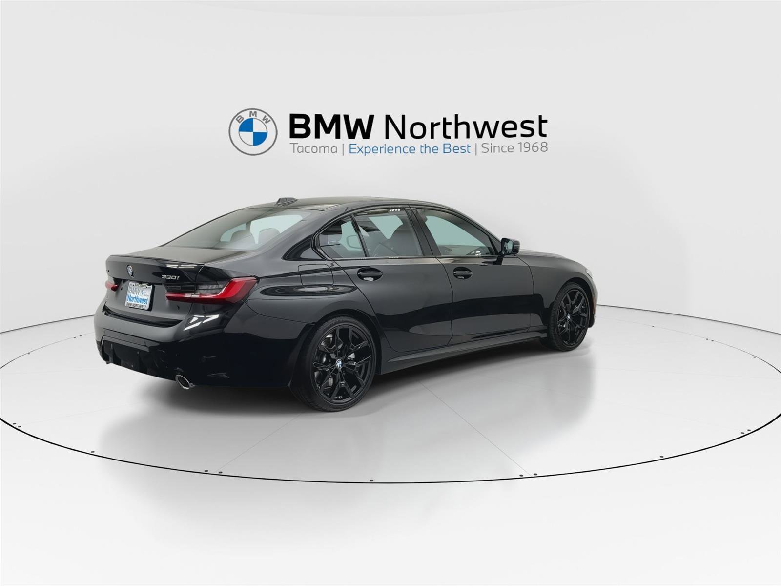 Used 2026 BMW 330i xDrive Sedan w/ M Sport Package AWD/4WD image 3