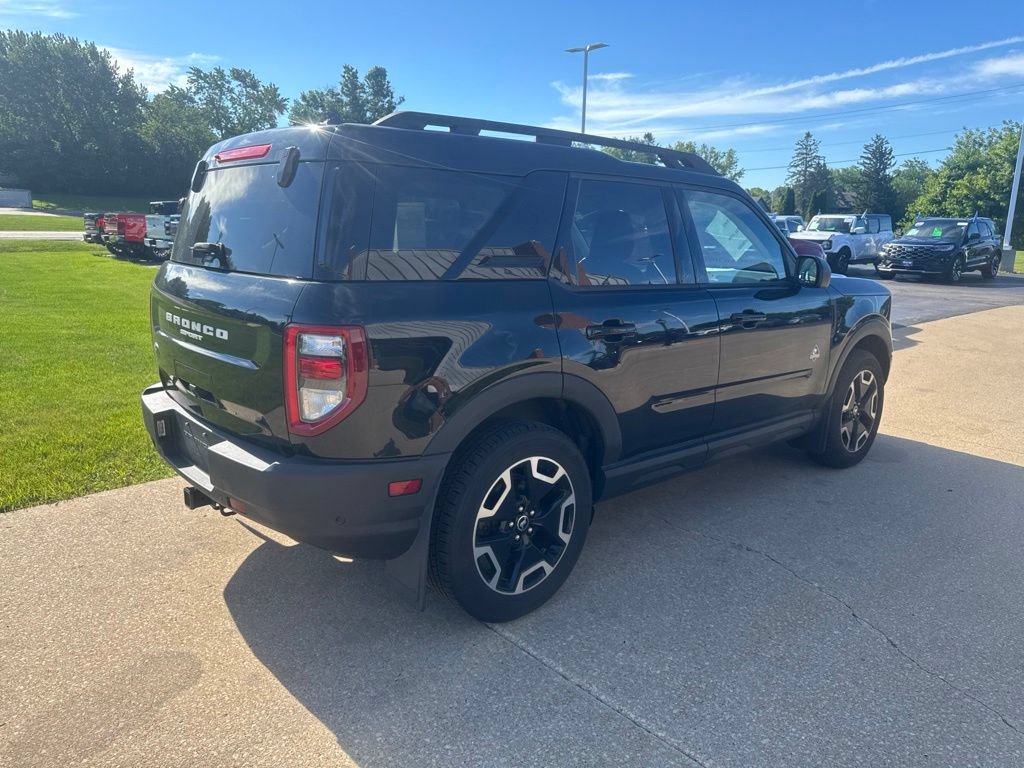Used 2022 Ford Bronco Sport Outer Banks w/ Tech Package AWD/4WD image 4