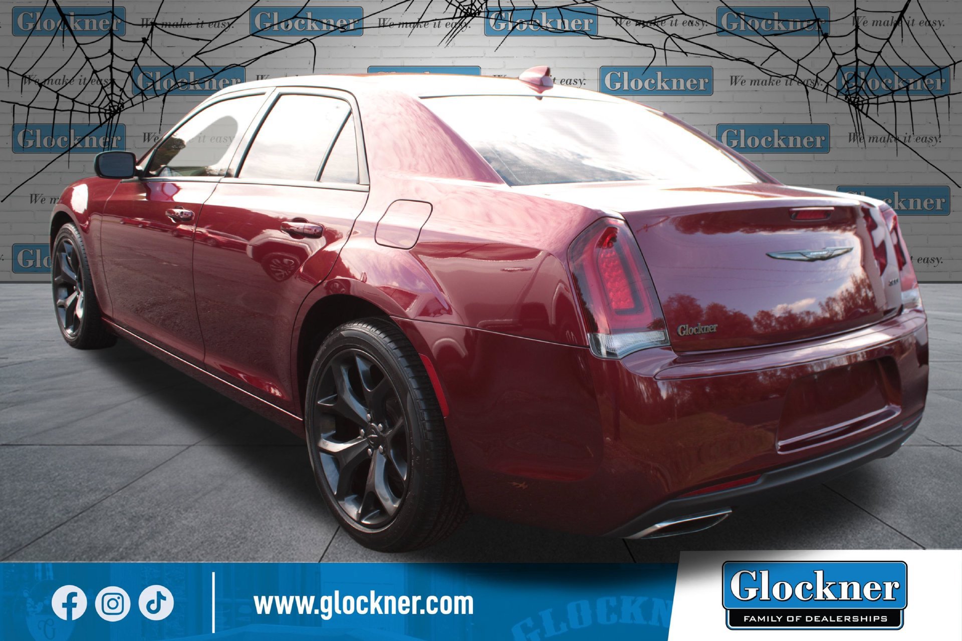 Used 2023 Chrysler 300 Touring w/ Sport Appearance Package RWD image 8