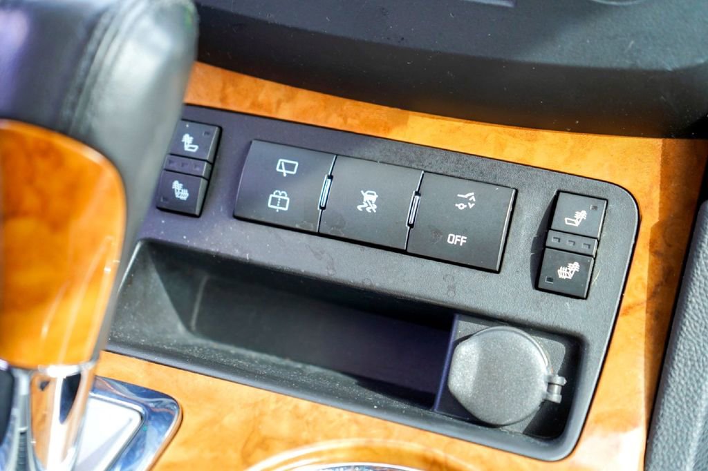 Used 2011 Buick Enclave CXL image 16