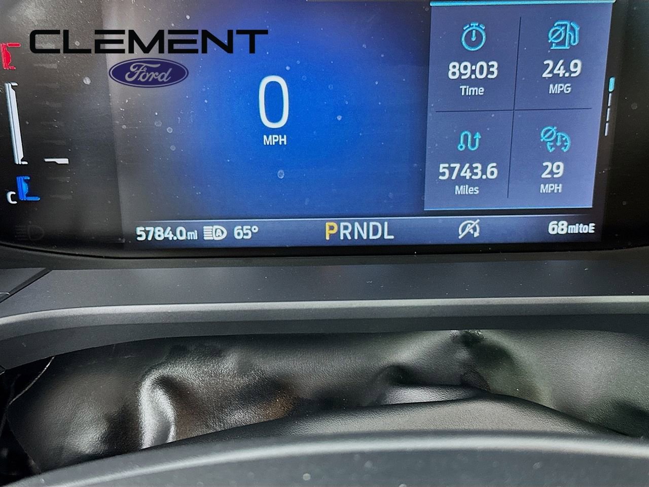 New 2025 Ford Escape ST-Line w/ Cold Weather Package AWD/4WD image 17