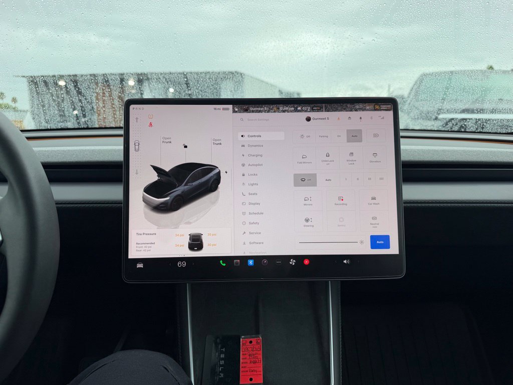 Used 2026 Tesla Model Y 2WD image 9