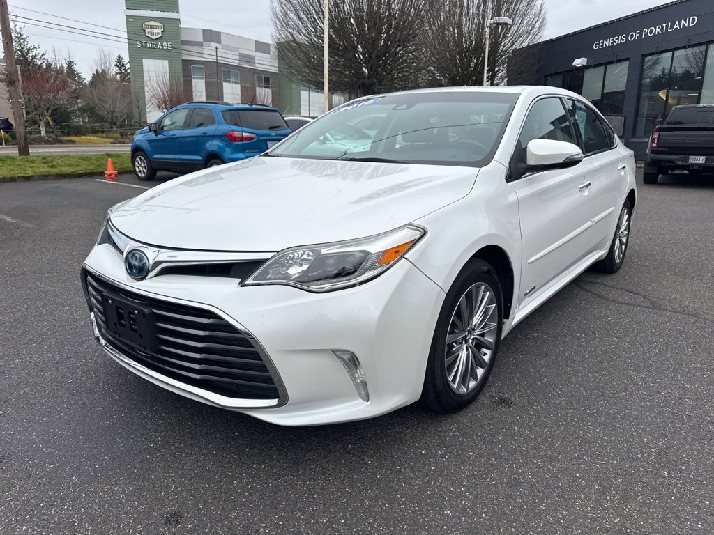 Used 2016 Toyota Avalon Limited image 3