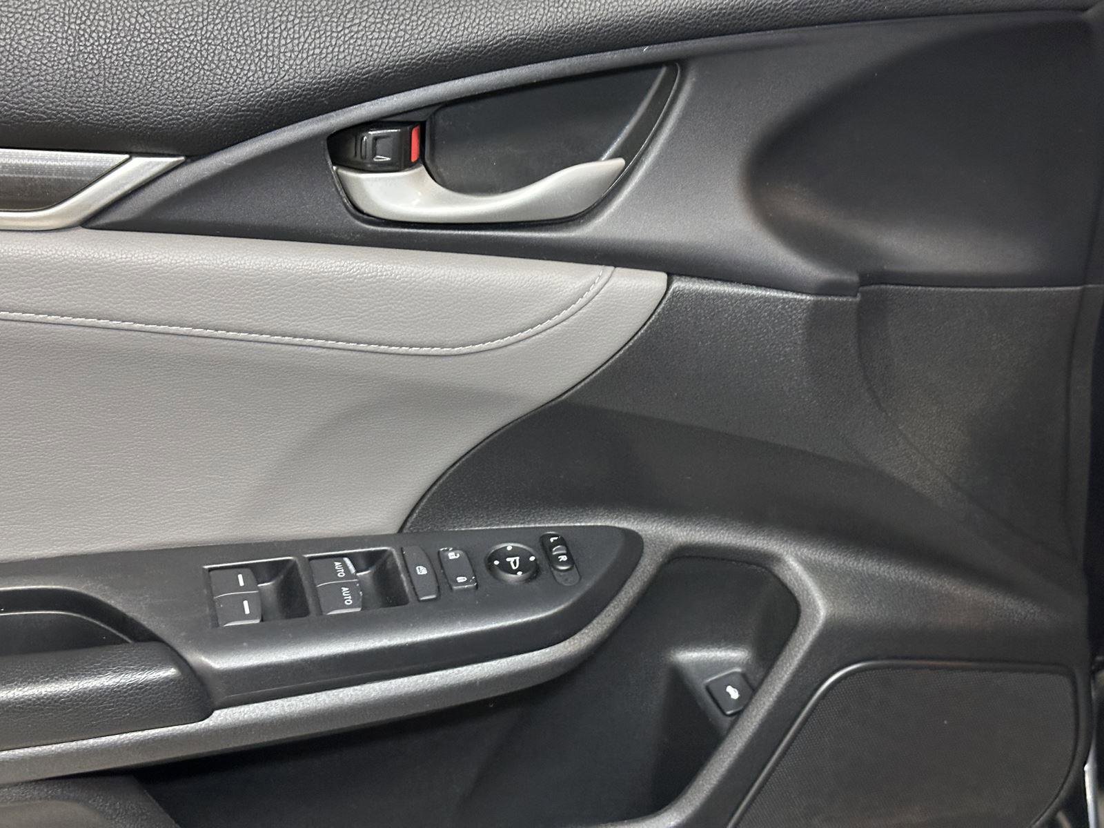 Used 2019 Honda Civic EX-L image 21