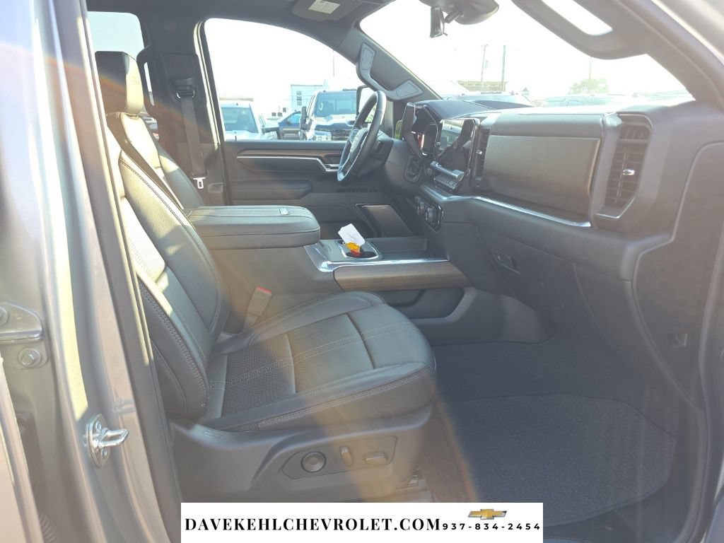 Used 2026 Chevrolet Silverado 2500 High Country w/ High Country Premium Package AWD/4WD image 29