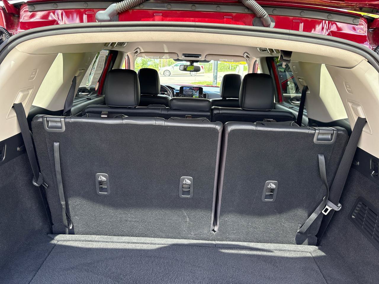 Used 2022 Nissan Pathfinder SL AWD/4WD image 34