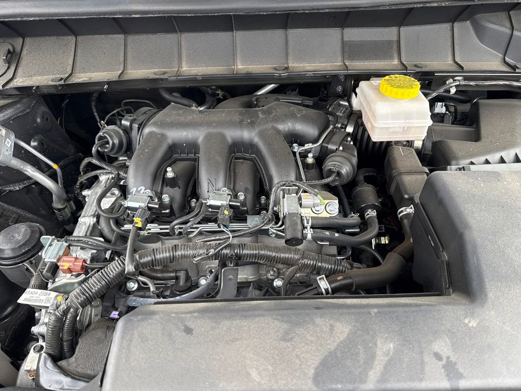 Used 2025 Nissan Pathfinder Platinum image 39