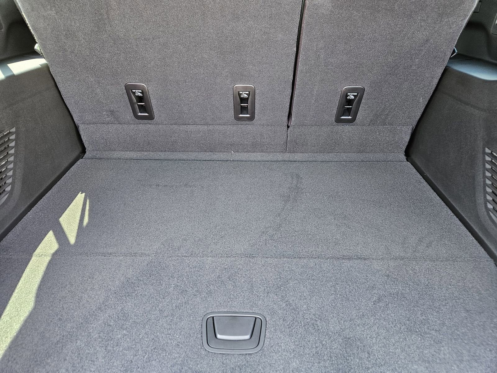 New 2026 Chevrolet Suburban Z71 image 32