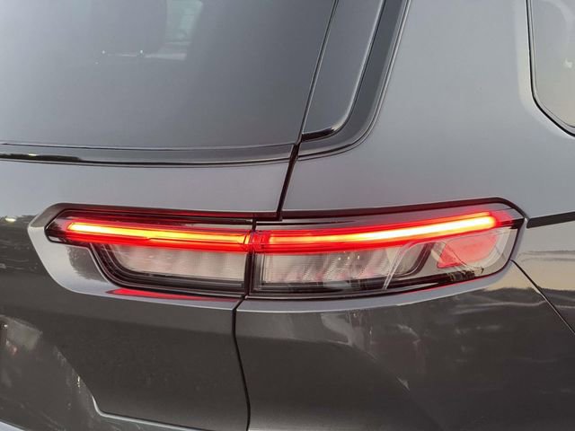 Used 2022 Jeep Grand Cherokee L Laredo image 9