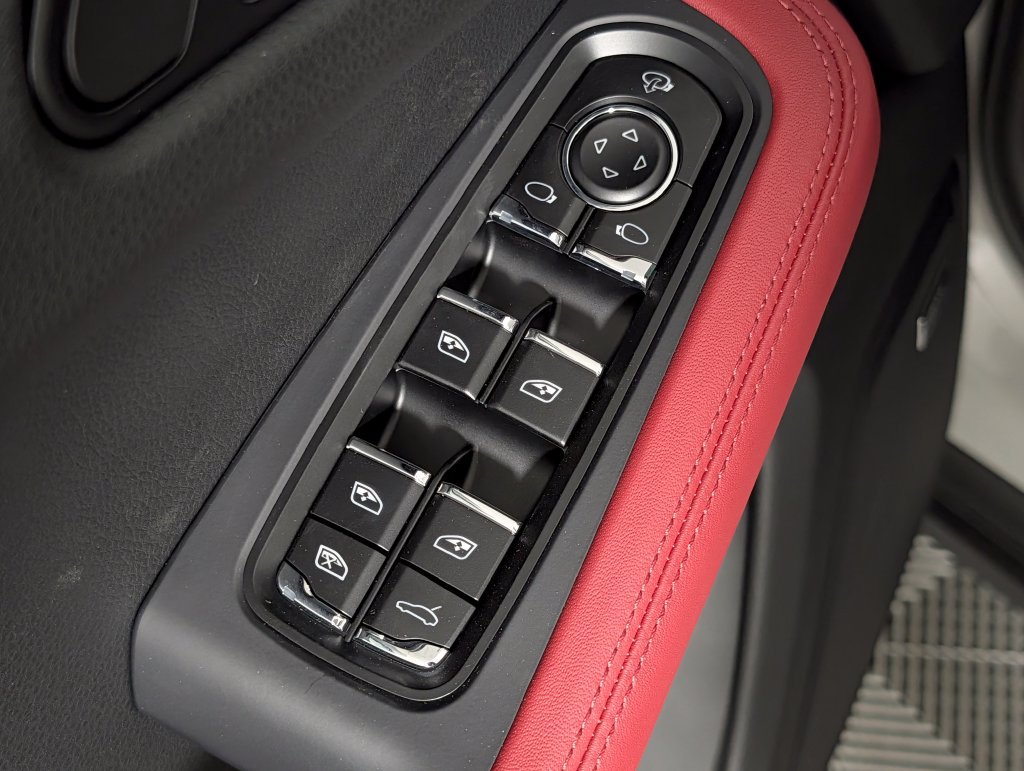 New 2026 Porsche Macan AWD/4WD image 27