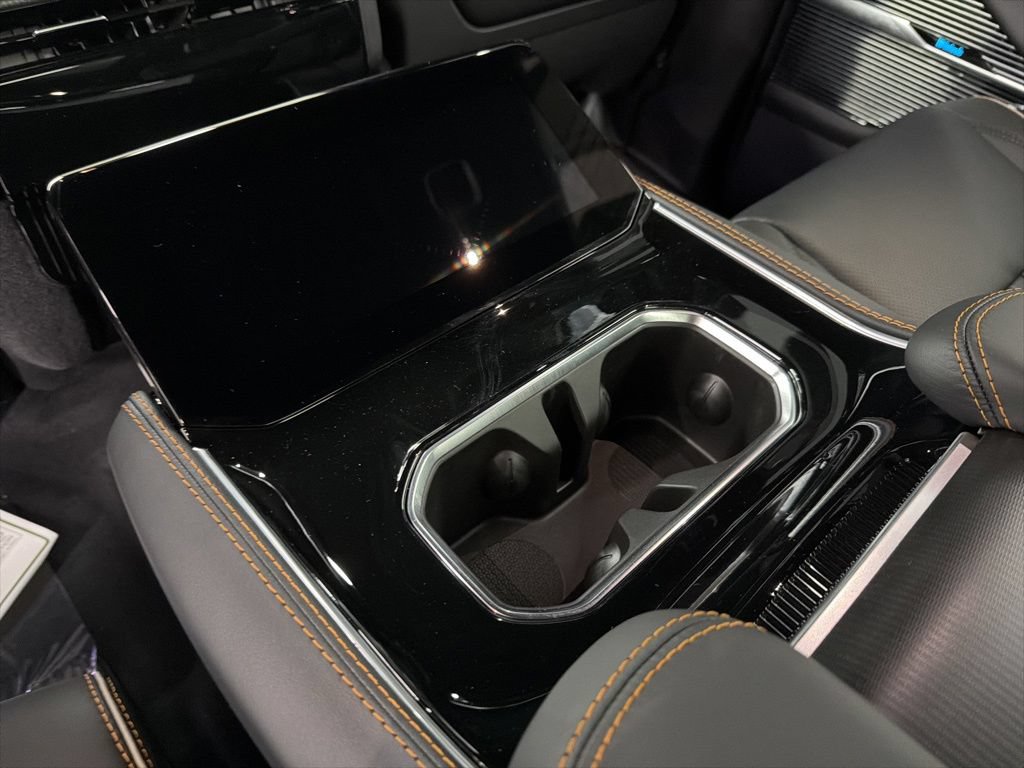 New 2026 Jeep Grand Wagoneer Summit AWD/4WD image 16