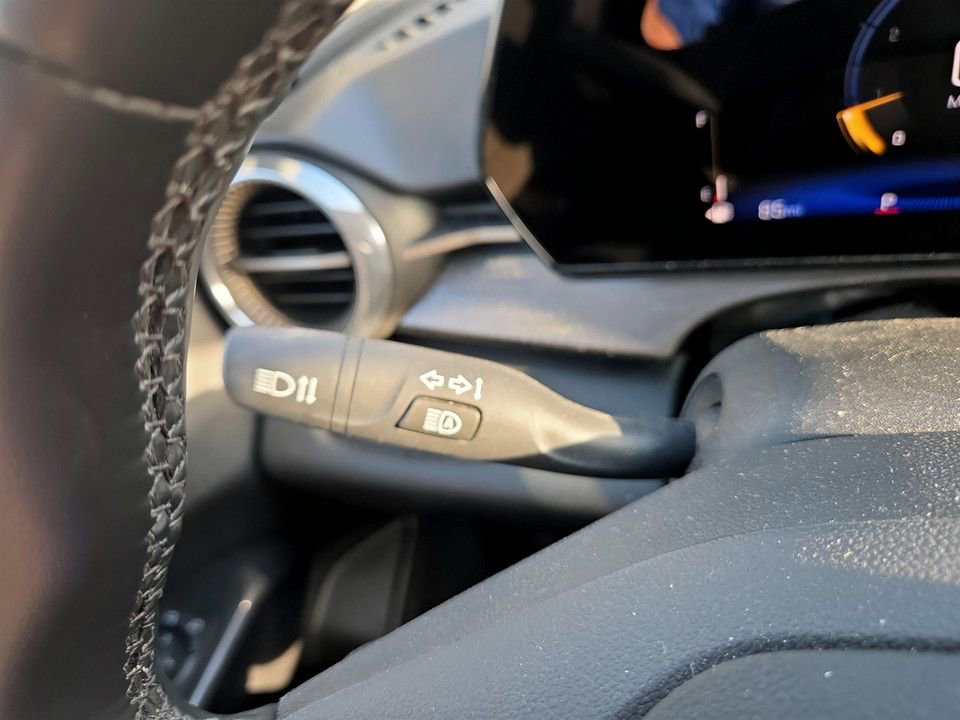 Used 2025 Chevrolet Trax ACTIV w/ Driver Confidence Package FWD image 18