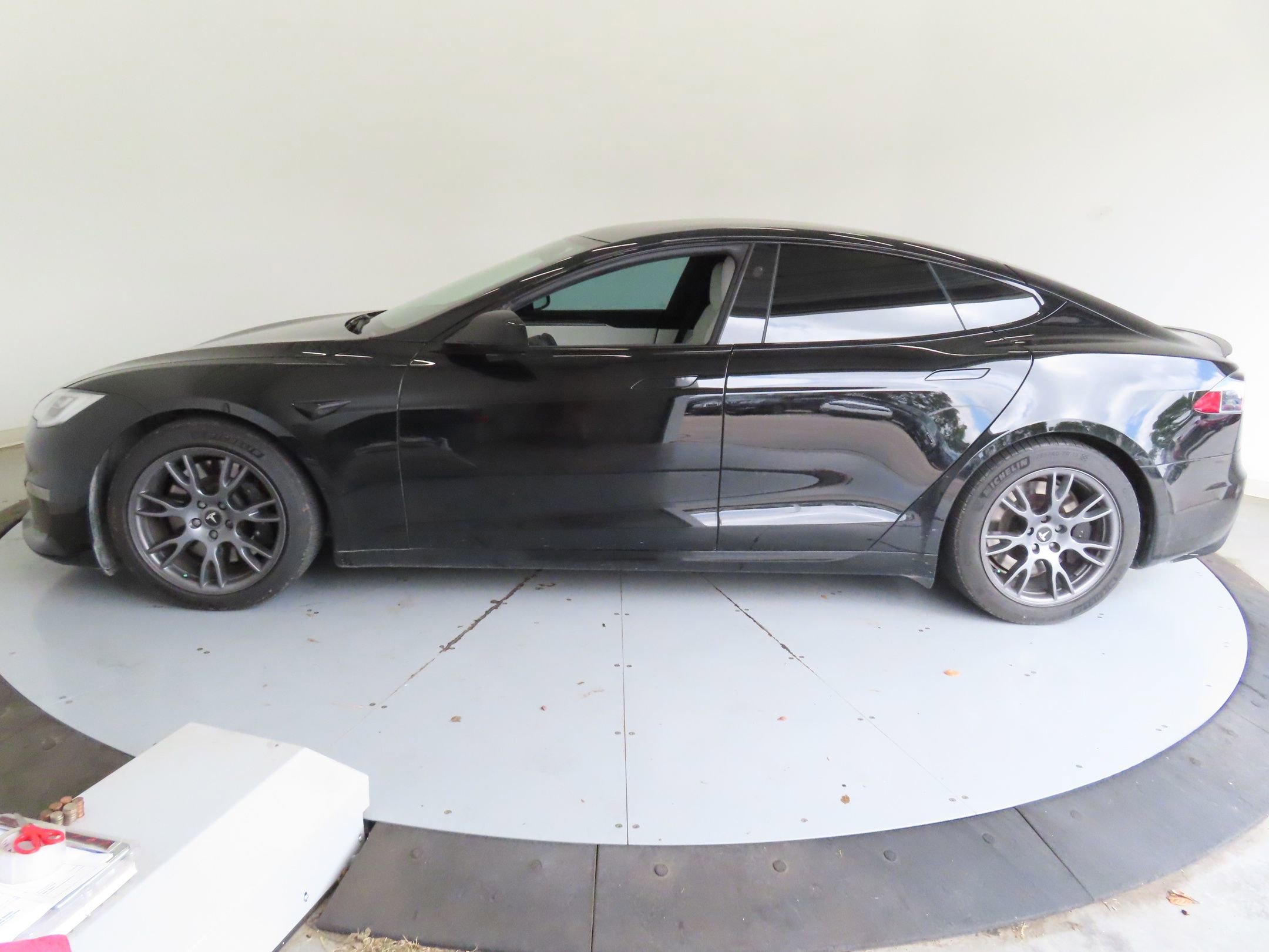 Used 2021 Tesla Model S Plaid AWD/4WD image 6