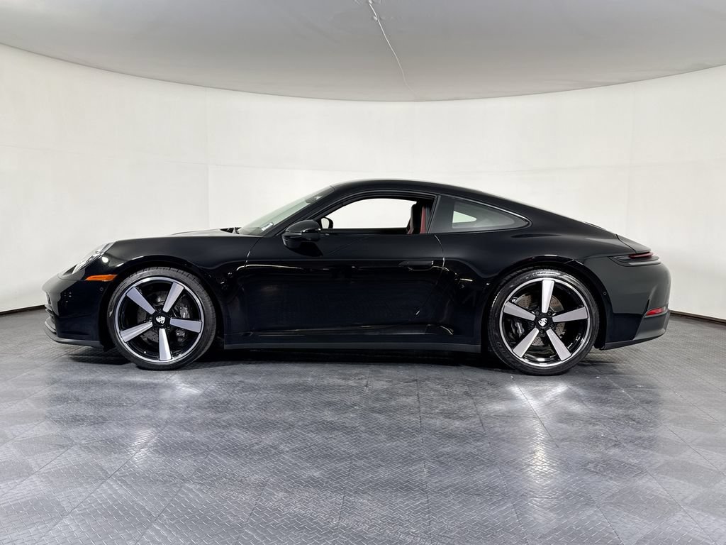Certified 2025 Porsche 911 Carrera T RWD image 2